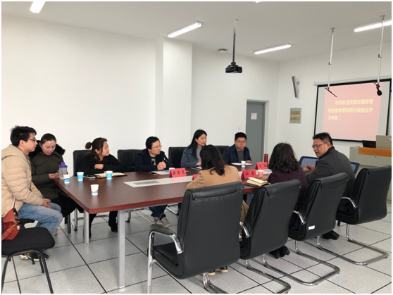 开云手机客户端开展智慧教室建设调研